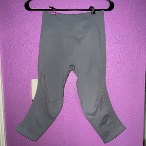 LULULEMON ebb and flow crop leggings - light grey